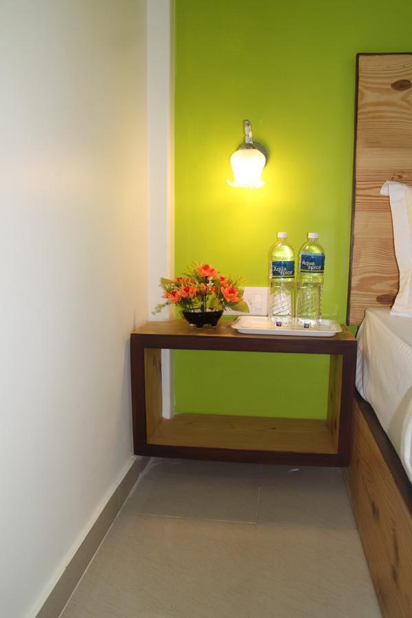 V Resorts Gulmohar Cottages Goa Калангут Экстерьер фото