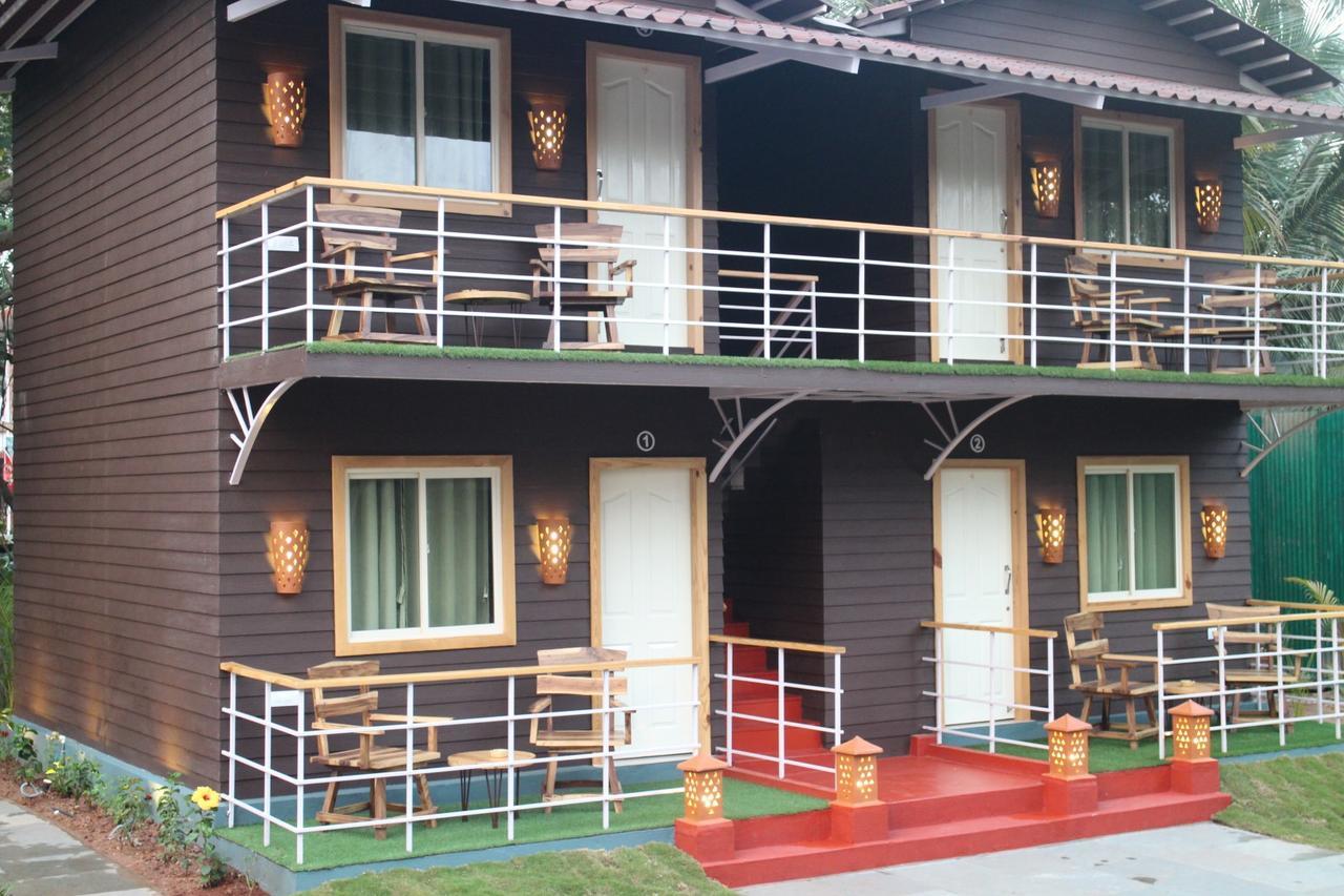 V Resorts Gulmohar Cottages Goa Калангут Экстерьер фото