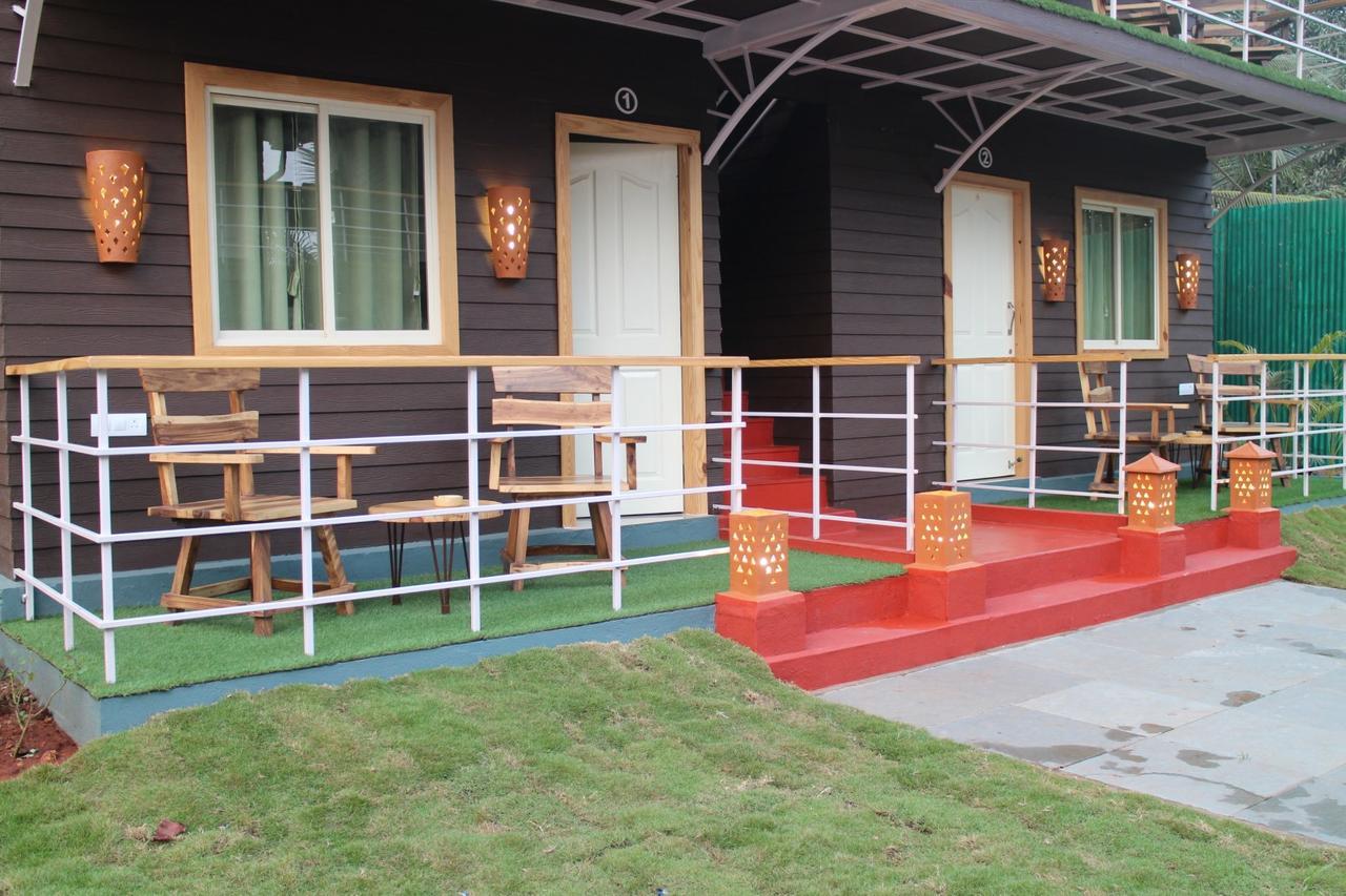 V Resorts Gulmohar Cottages Goa Калангут Экстерьер фото